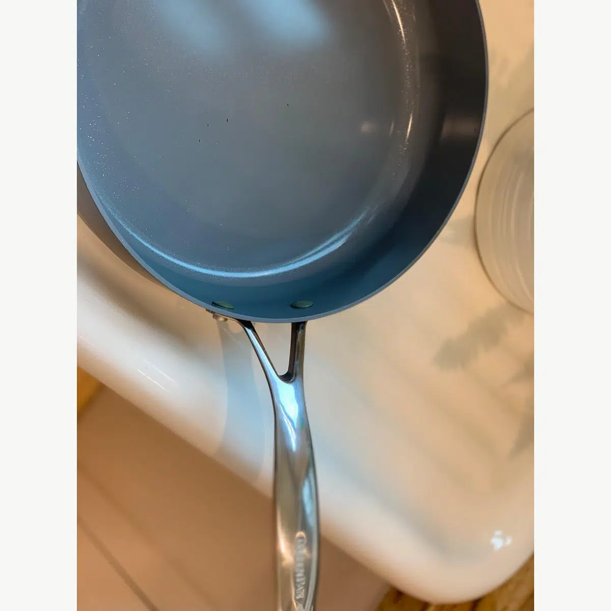 Solid pan, no complaints
