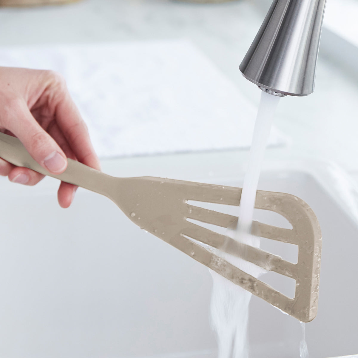 GreenPan Platinum Silicone Fish Turner | Taupe