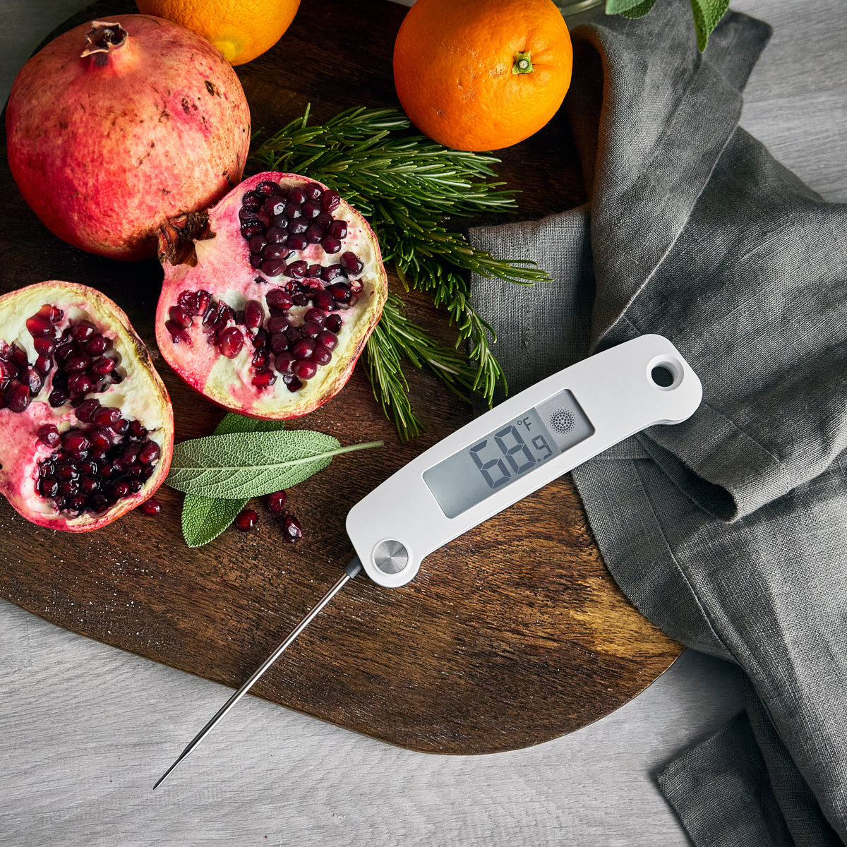 Roasting Bundle - Reserve Roaster, Premiere Knife Set & Accuread Thermometer