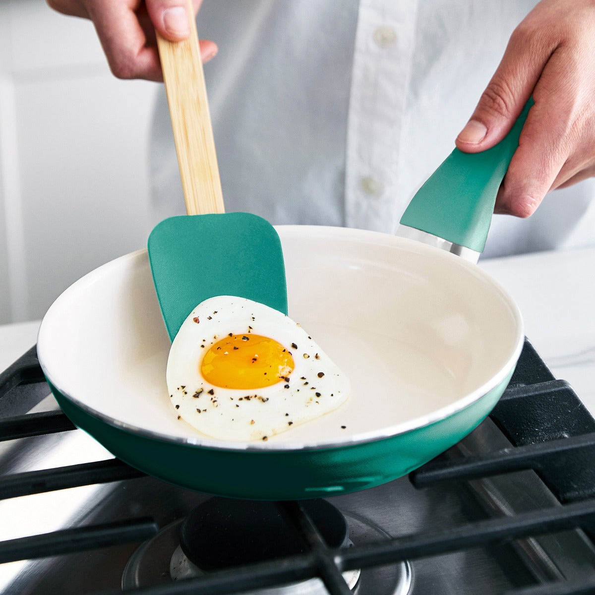 GreenPan Rio Ceramic Nonstick 8" Frypan with Silicone Spatula, Turquoise