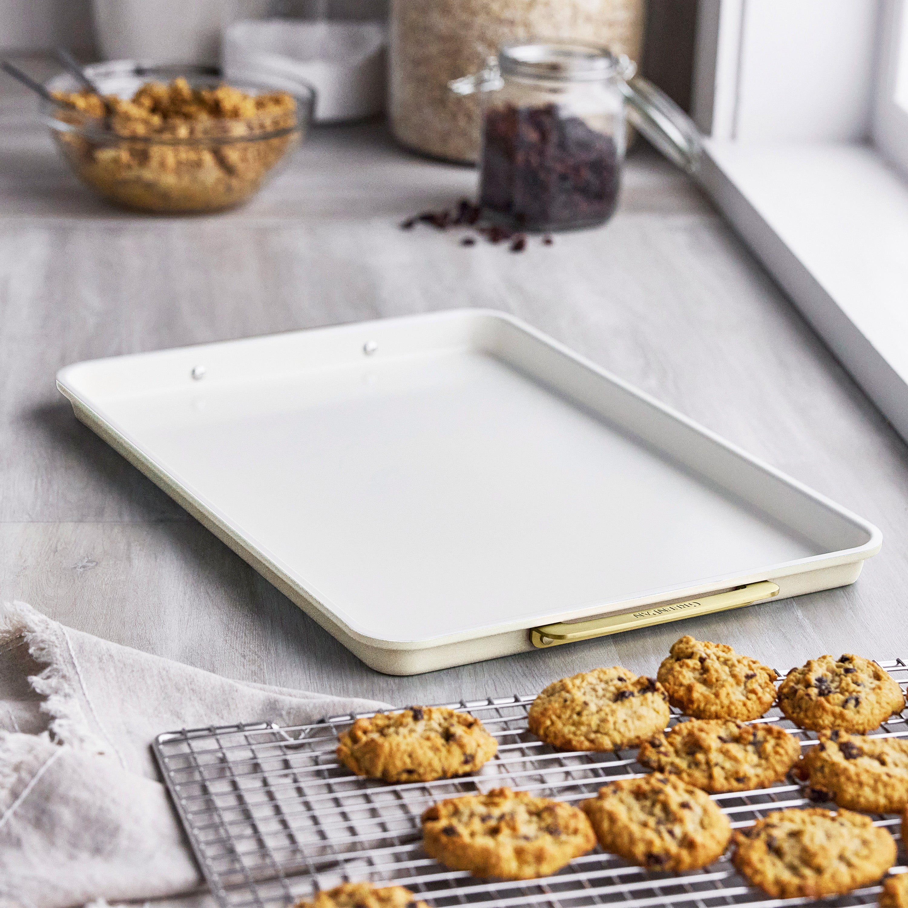 Reserve Bakeware 13" x 18" Half Sheet Pan with Cooling Rack – Cream