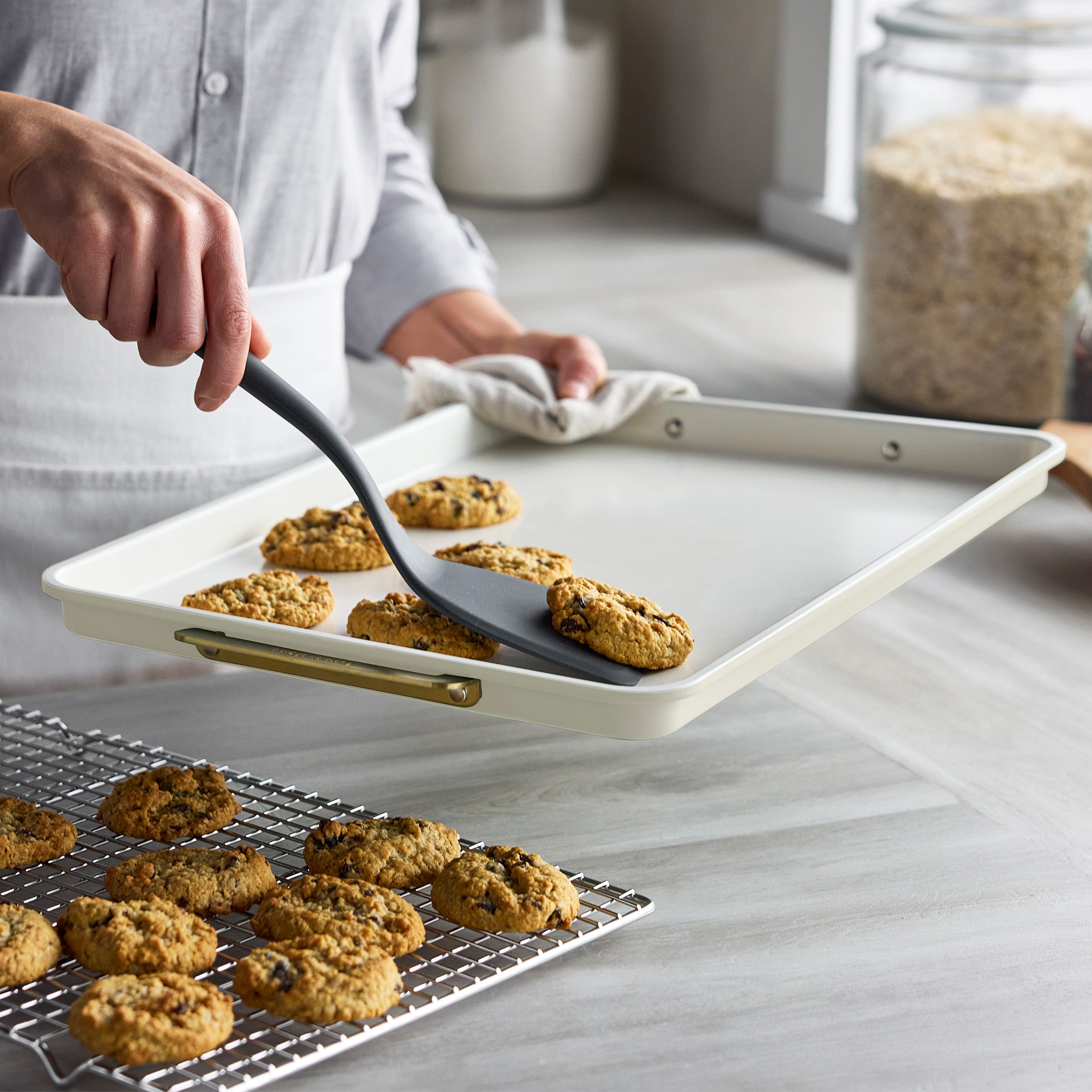 Reserve Bakeware 13" x 18" Half Sheet Pan with Cooling Rack – Cream