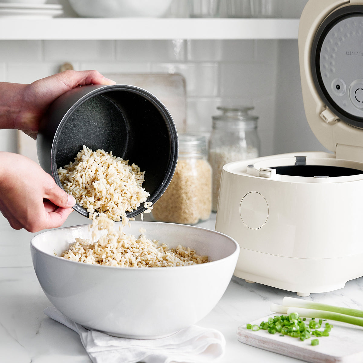 Bistro 8-Cup Carb-Reducing Rice Cooker in Cloud Cream