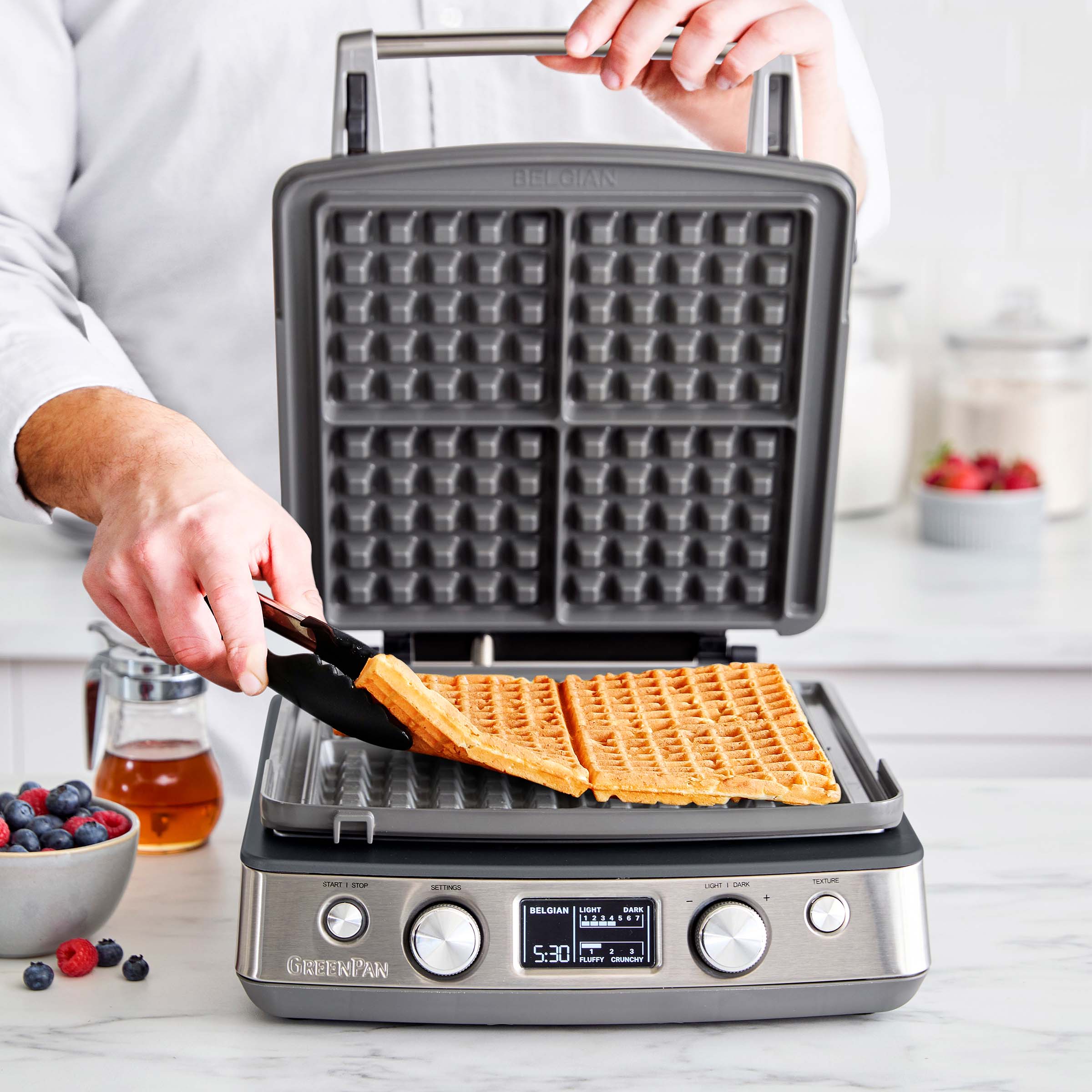 Elite Ceramic Nonstick 4-Square Waffle Maker - Graphite