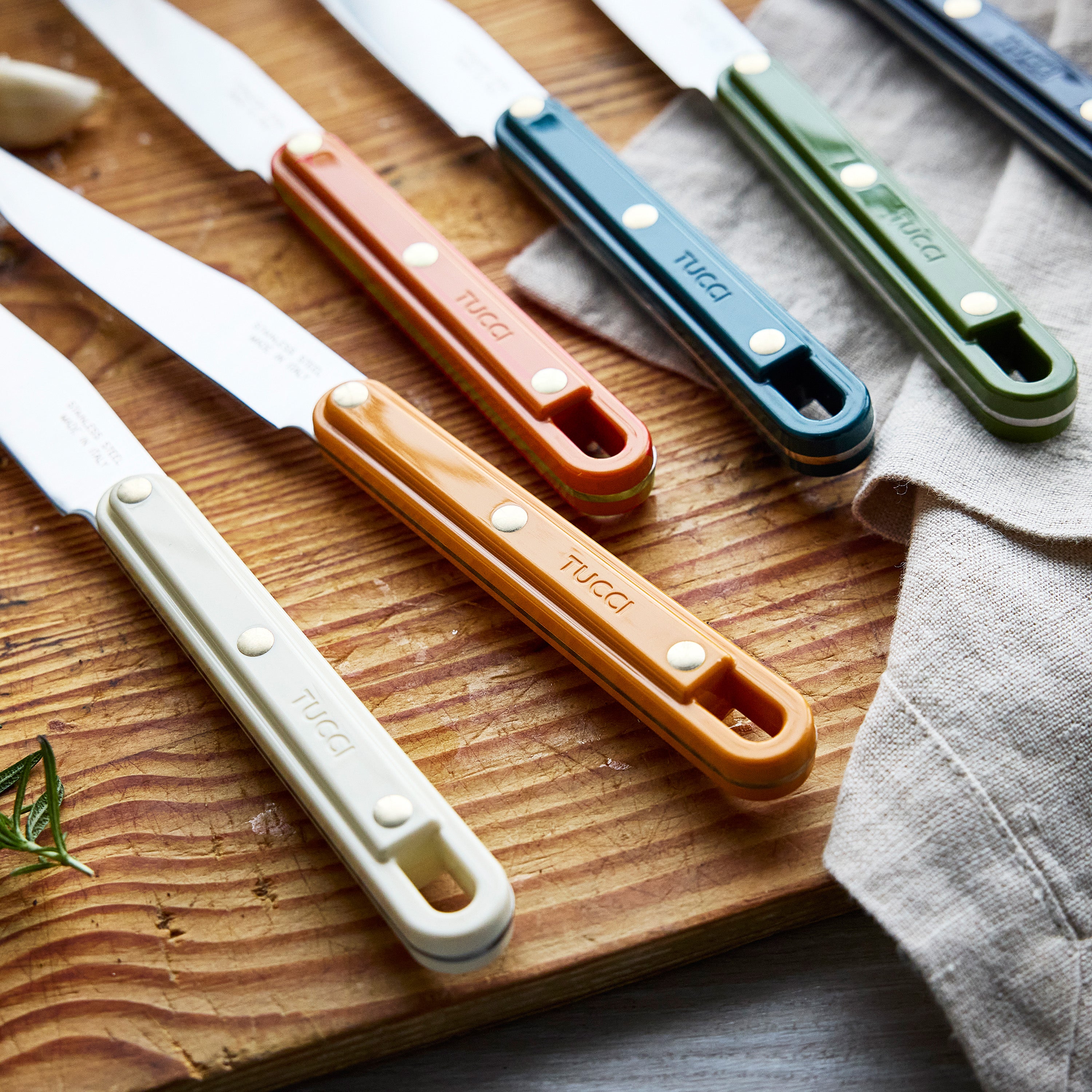 Stanley Tucci 6-Piece Steak Knife Set with Wood Tray – Multicolor
