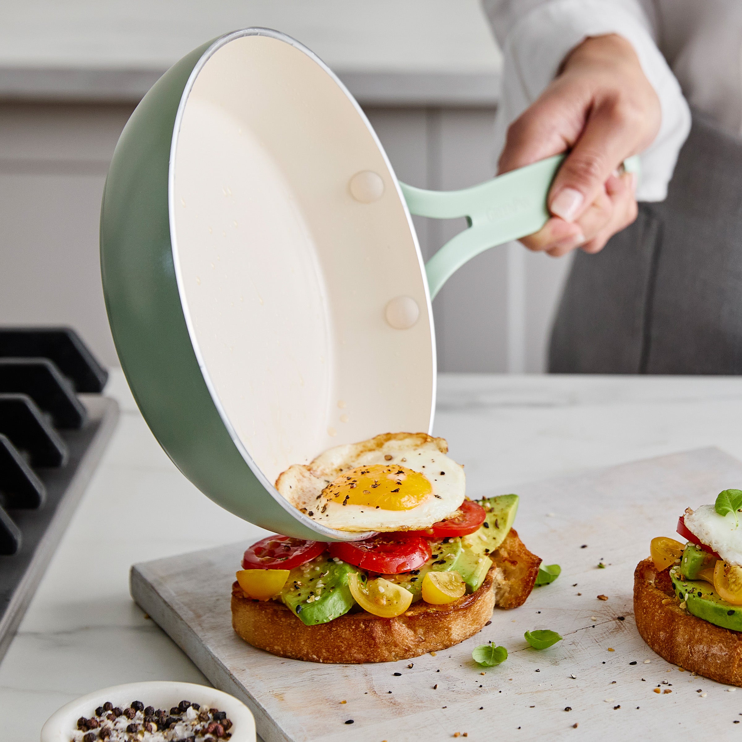 GreenPan Nova Gallery Ceramic Nonstick 8-inch and 10-inch Frypan Set | Pistachio