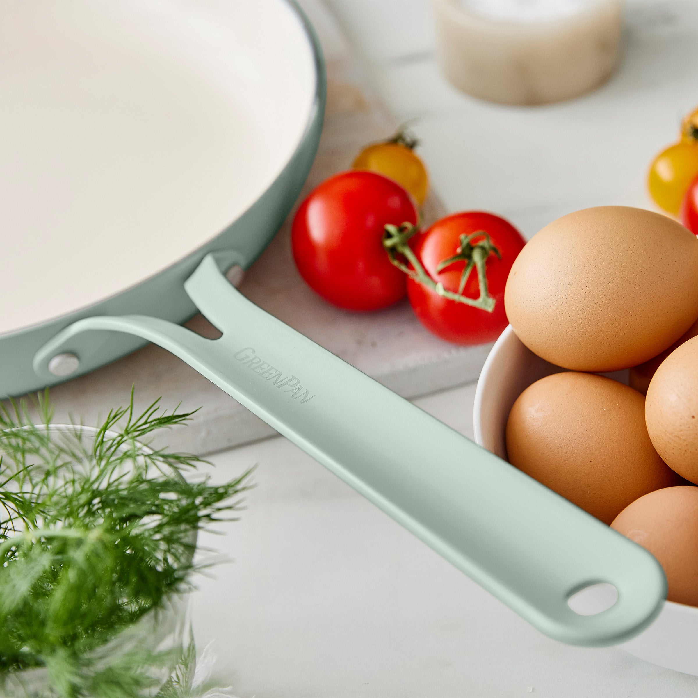 GreenPan Nova Gallery Ceramic Nonstick 8-inch and 10-inch Frypan Set | Pistachio