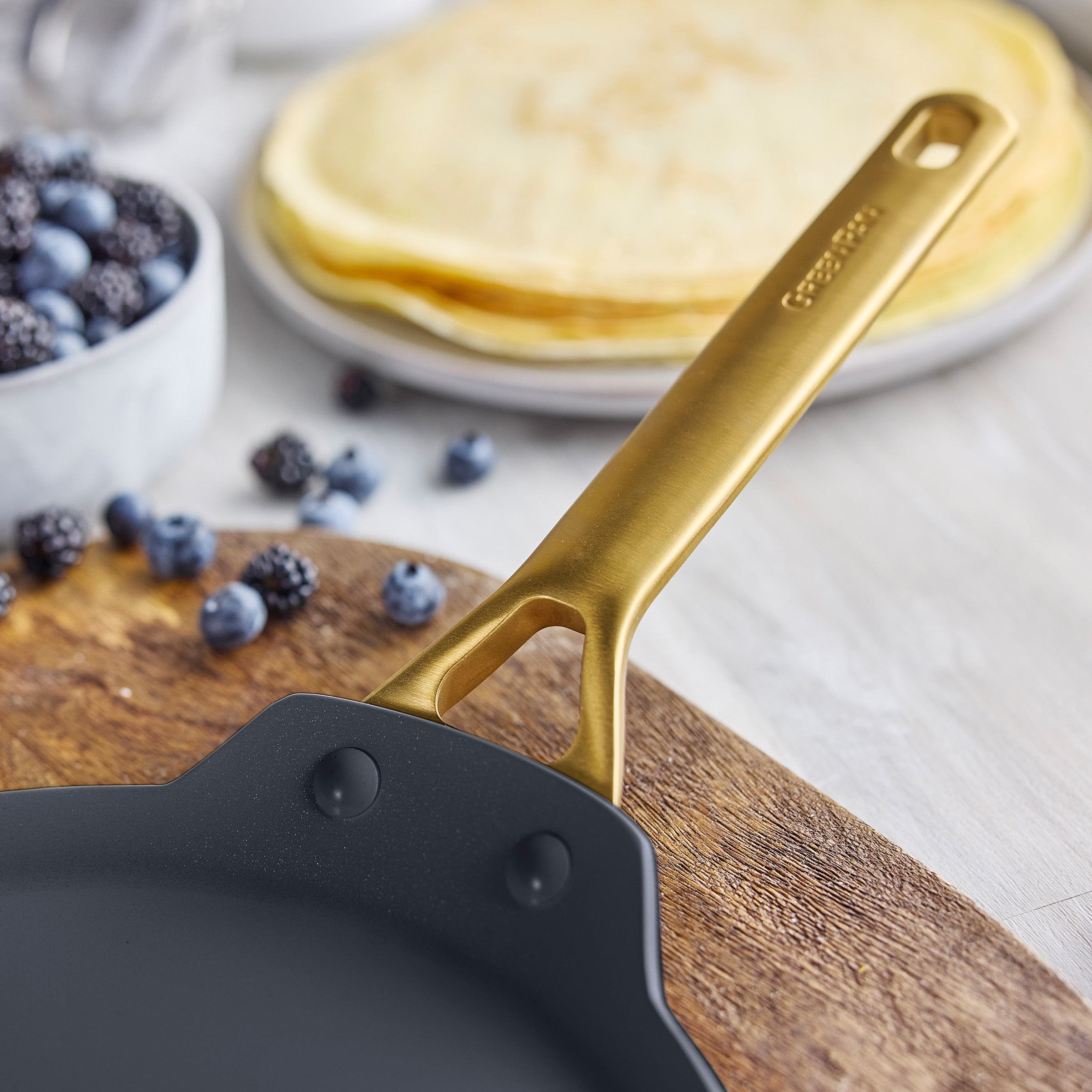 Reserve Pro Ceramic Nonstick 10 Inch Crepe Pan in Black