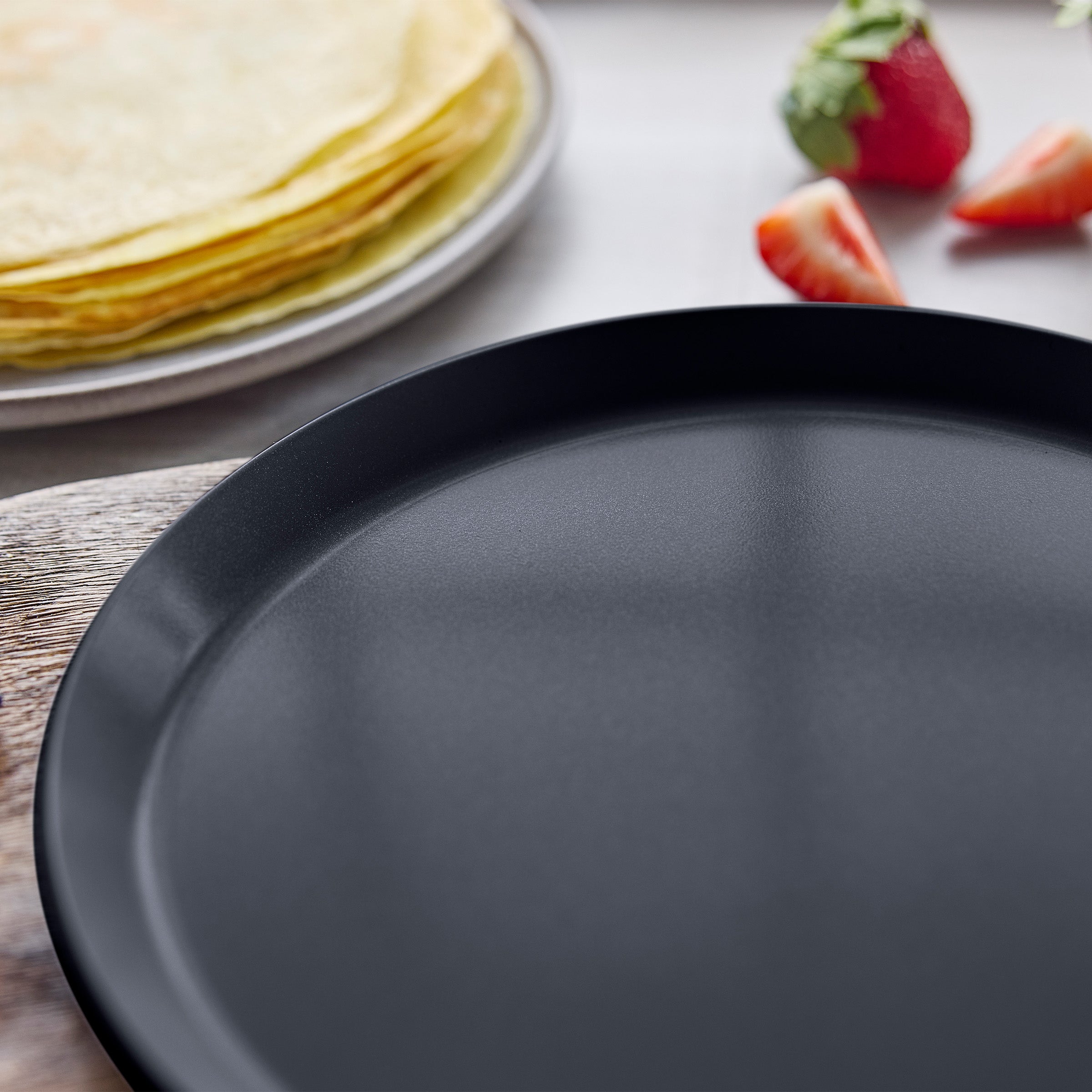 Reserve Pro Ceramic Nonstick 10 Inch Crepe Pan in Black
